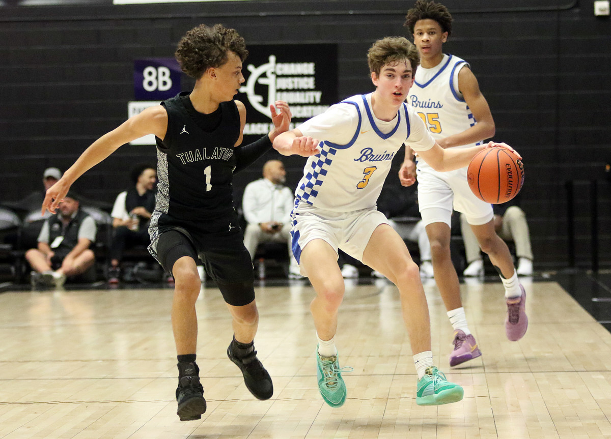 a Tualatin Barlow 6A Oregon boys basketball quarterfinal 2024 Dan Brood 27